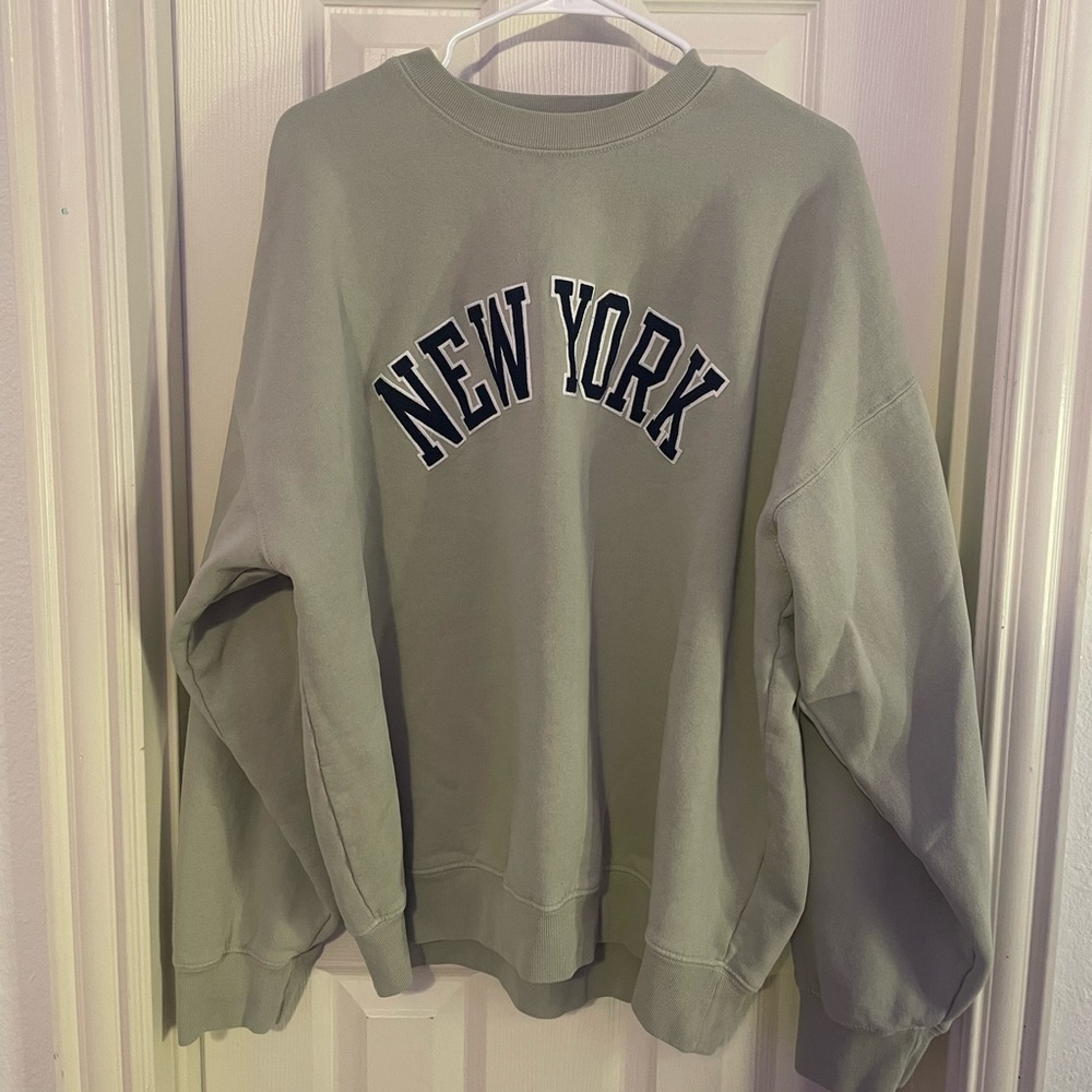 Brandy Melville sweatshirt